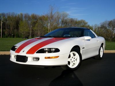 1997 chevy camaro z-28 t-tops 30th anniversary edition 6-spd - collectibl car!!!
