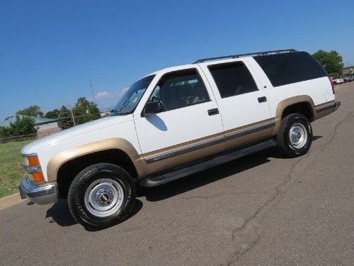 1999 chevrolet suburban 2500 ls 4x4 1 owner 454 v8 non smoker very clean ! 7.4