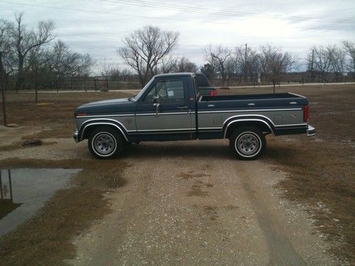 1986 ford lariat shortwide with low low miles