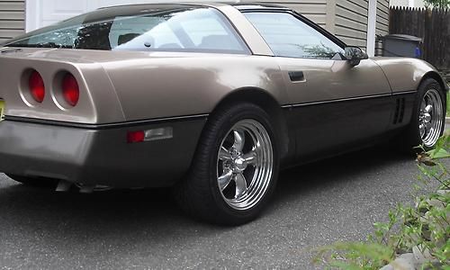 1984 corvette car low miles automatic adult own nice car very low price to move
