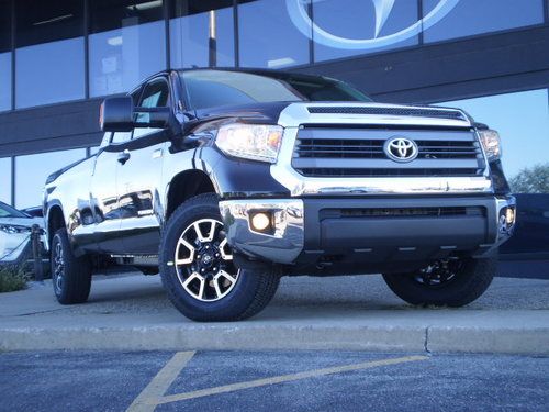 8ft long bed trd off road nav 6 pass 4x4 hard to find!! 2014 tundra