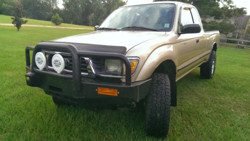 97 toyota tacoma 4x4, 2dr extended cab, 4-cyl 2.7 l engine, automatic, bull bar