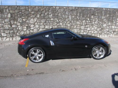 Nissan 370 z touring coupe nav sport package 6 speed manual like new 2012