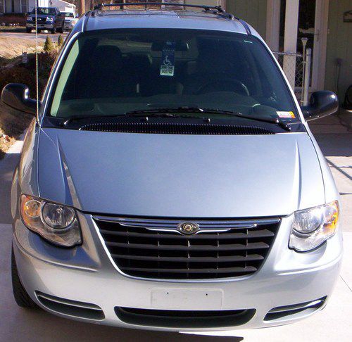 2006 chrysler town &amp; country touring lwb, stow &amp; go seating, loaded
