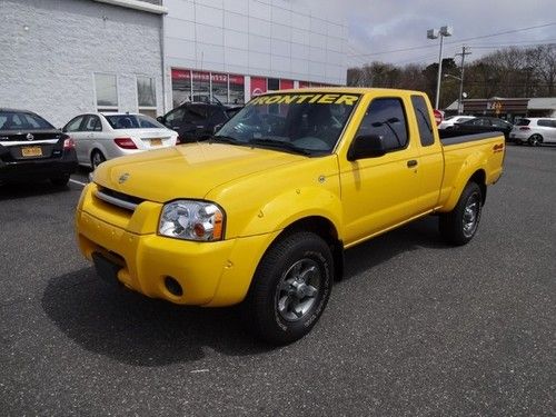2004 nissan frontier 4wd xe v6, yellow, 5 speed manual, 3081 miles! low reserve!