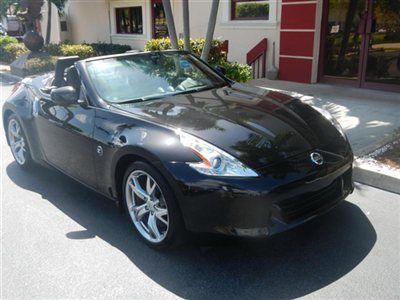 One-owner clean carfax 2010 nissan 370z conv. very clean!!! look at the pictures