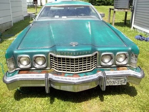 Vintage collectible 1976 ford thunderbird runs all power needs restored