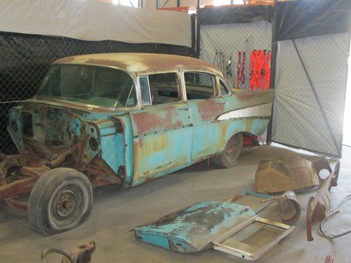1957 chevy bel air 4 dr v8 - parts car or street rod project