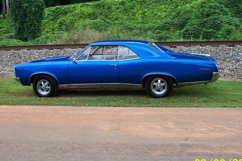 1967 pontiac gto, #'s matching,blue,400 auto. power steering, power brakes.fast!
