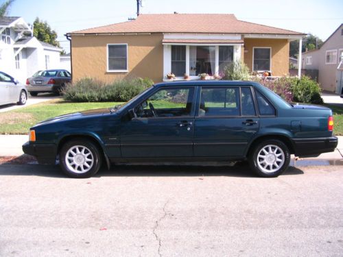 1994 volvo 940 4-door sedan. great condition. forest green ext, charcoal int.