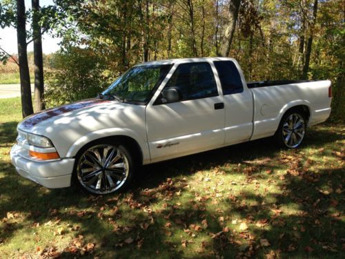 2001 chevrolet s10 xtreme extended cab pickup 3-door 4.3l