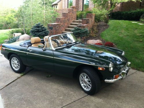 Perfect mgb roadster fully restored. briitsh racing green tan leather