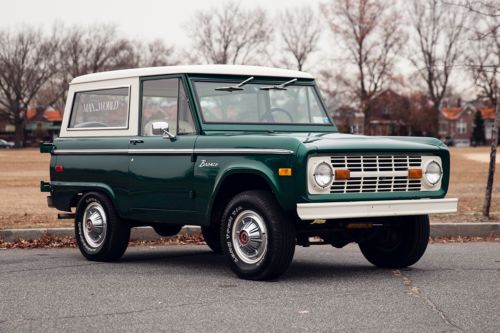 1976 ford bronco in green with white interior in excellent condition