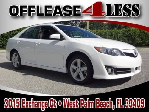 2012 toyota camry se 
clean carfax 1 owner warranty