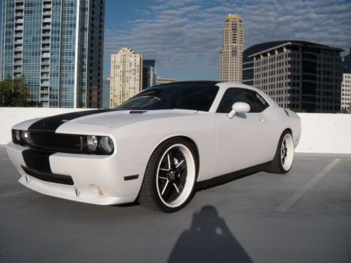 2010 matte pearl white dodge challenger r/t coupe srt package