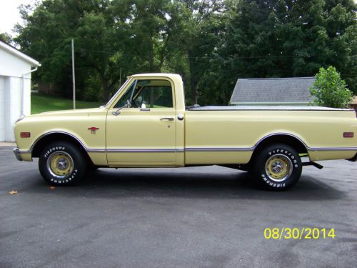 1968 chevy c-10 pickup truck, 8&#039; bed, light yellow, 396/4 barrel.