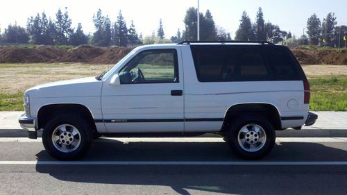 1996 chevrolet tahoe 2-door 5.7l  super clean california runs excellent