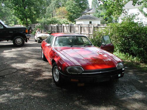Jaguar xjs 1976 collector for restoration- first year of this model-collector !