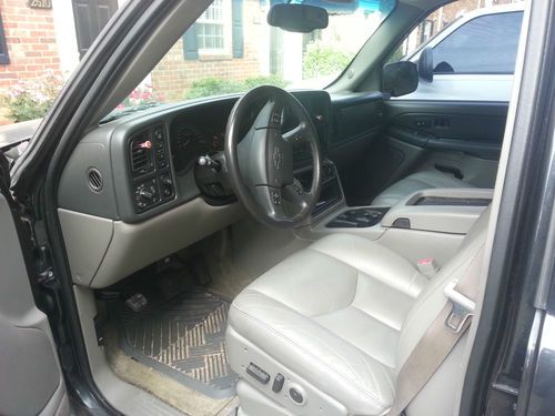 2003 dark gray chevy tahoe, loaded 4x4, 3rd row seat, sunroof, leather, and more