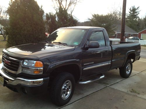 2005 gmc 2500hd truck with 65,000 miles