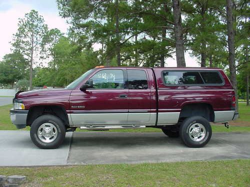 2002 dodge 2500 slt 4x4 short bed 1 owner with very low miles original!
