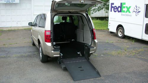 2009 dodge caravan se commercial rear ramp wheelchair handicap mobility van