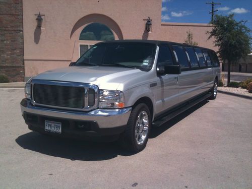 Limousine, limo ford excursion
