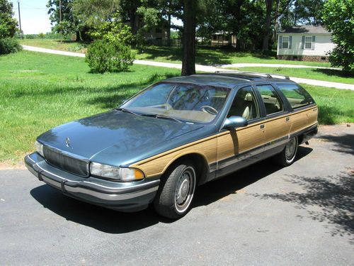 Station wagon in very good condition, full power, corvette engine