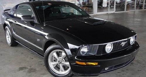 2006 ford mustang black