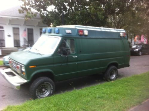 4 x 4 e 350 van 2 c 7.3 ltr home made sports mobile