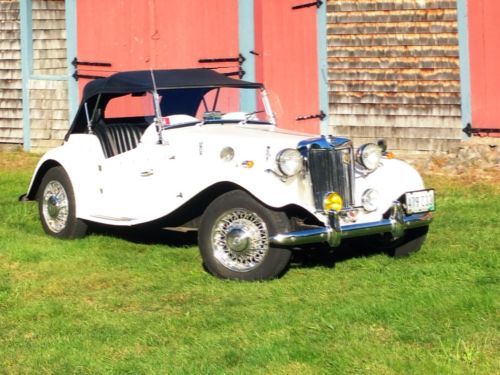 1952/1988 mg td replica excellent condition , low miles
