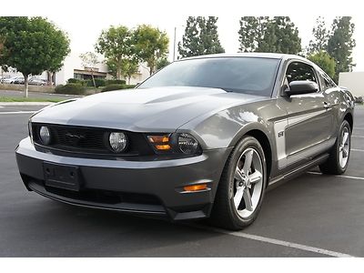 2010 ford  mustang gt low miles super clean automatic