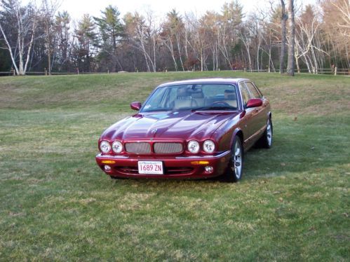 Classic luxury jaguar xjr-2001 super charged v8 carnival red-low miles