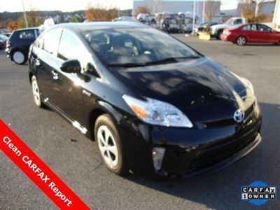 12 prius hybrid, hdd navigation, one owner, clean carfax, back up camera