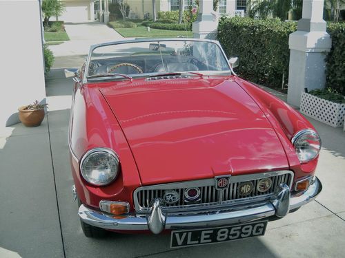 1969 limited edition right hand drive roadster factory fittted automatic