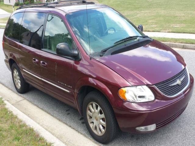 Chrysler town &amp; country lxi