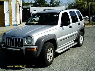 No reserve cloth interior pw pl cd player cold ac 4x4 good tires must see