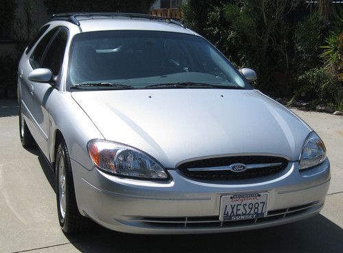 Like new 2002 ford taurus se station wagon 23k miles garaged california 24v dohc