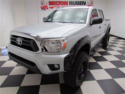 4wd double cab v6 at toyota tacoma 4wd double cab v6 w/trd off road pkg new 4 dr