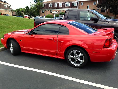 2000 ford mustang gt coupe 2-door 4.6l v8 flowmasters 5spd