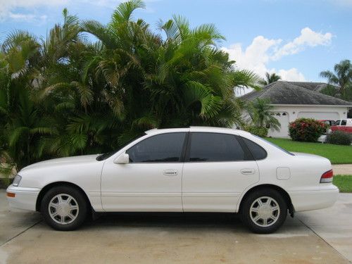 Two owner fl car! xls w/leather sunroof! new tires! low miles! lots of pictures!