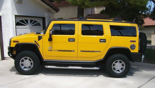 2006 h2 hummer, 1-owner, low miles, luxury package, car fax, extra chrome loaded