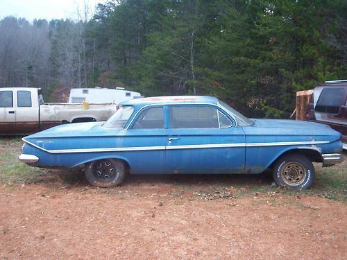 1961 chevy 2dr post belair body only