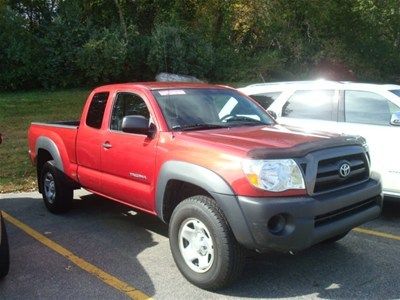 2008 tacoma 4-cyl 2.7l 4x4 red/gray 5-speed 140k