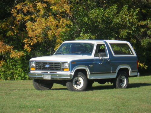 Blue and white 1984 ford full size bronco xlt 4x4, original suv, two door, 5.8 l