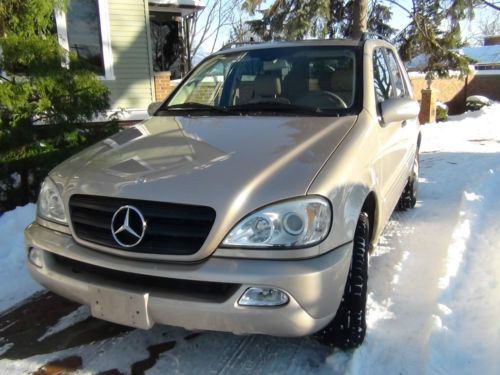 2004 mercedes benz ml350, navigation, moonroof, clean, runs and drives like new!