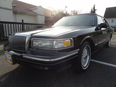 1995 lincoln town car signature loaded must see!!!