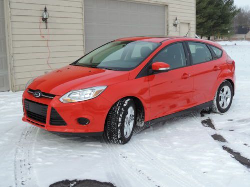 2014 ford focus se hatchback-sunroof- one owner- low miles- bluetooth- sync