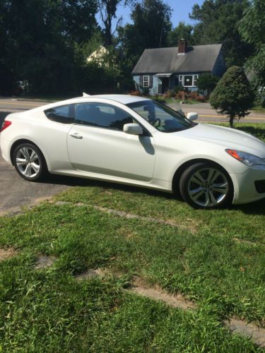 2010 hyundai genesis coupe 2.0t track coupe 2-door 2.0l