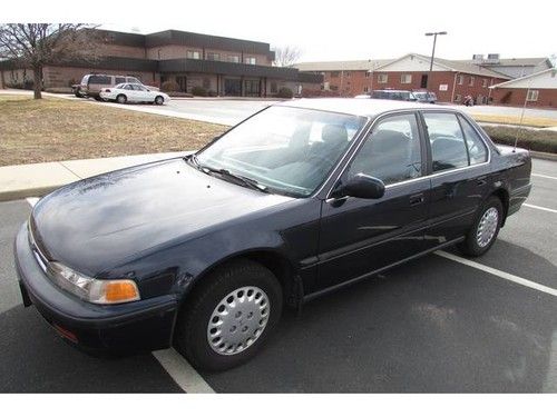 1992 honda accord lx sedan 4-door 2.2l only 70k one owner pristine condition